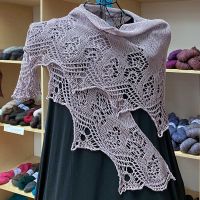 Crescent-Shaped Shawl *DolceV.*