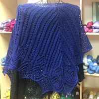 Crescent-Shaped Shawl *Ilonka*