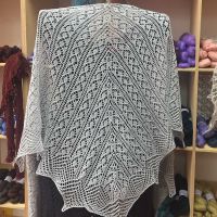 Crescent-Shaped Shawl *Sequana*