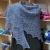 Crescent-Shaped Shawl *Almut*