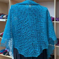 Crescent-Shaped Shawl *Alayne*