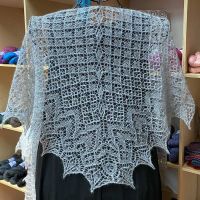 Crescent-Shaped Shawl *Karla*