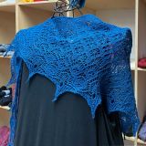 Crescent-Shaped Shawl *LazyNirva*