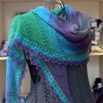 Triangular Shawl *LadyMinka*