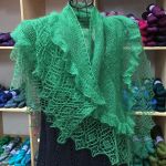 Crescent-Shaped Shawl *Xandria*