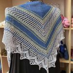 Crescent-Shaped Shawl *Vagabonda*