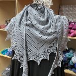 Crescent-Shaped Shawl *LazyVicky*