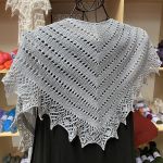 Crescent-Shaped Shawl *LazyVicky*