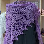 Crescent-Shaped Shawl *Minerva*