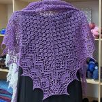 Crescent-Shaped Shawl *Minerva*