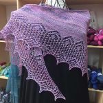 Crescent-Shaped Shawl *BellaMia*