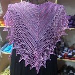 Crescent-Shaped Shawl *LazyGreta*