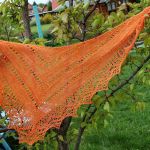 Crescent-Shaped Shawl *SilkyGarden*