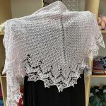 Crescent-Shaped Shawl *MadameNinette*