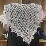 Crescent-Shaped Shawl *LazyLucca*