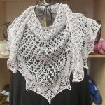 Crescent-Shaped Shawl *LazyLucca*