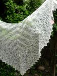 Crescent-Shaped Shawl *MonBijou*